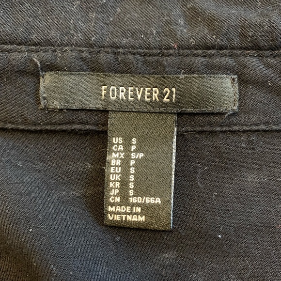 short black romper (with pockets!) - Picture 3 of 3